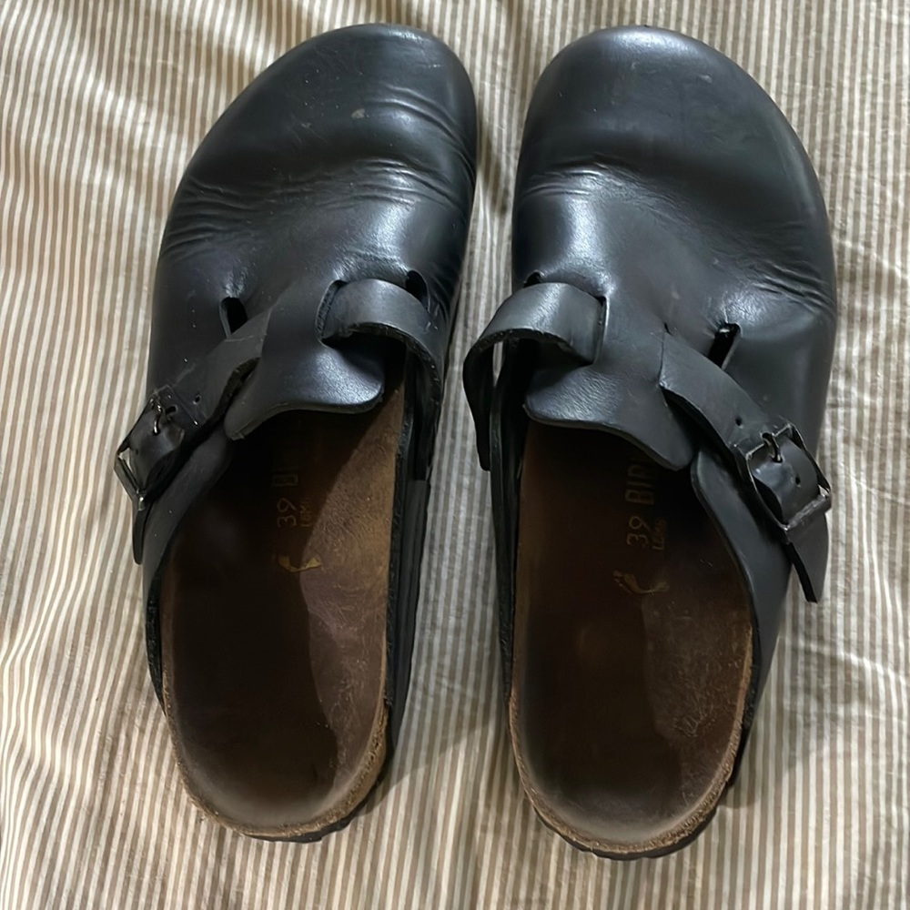 Birkenstock black leather Boston style clogs size 39 used
